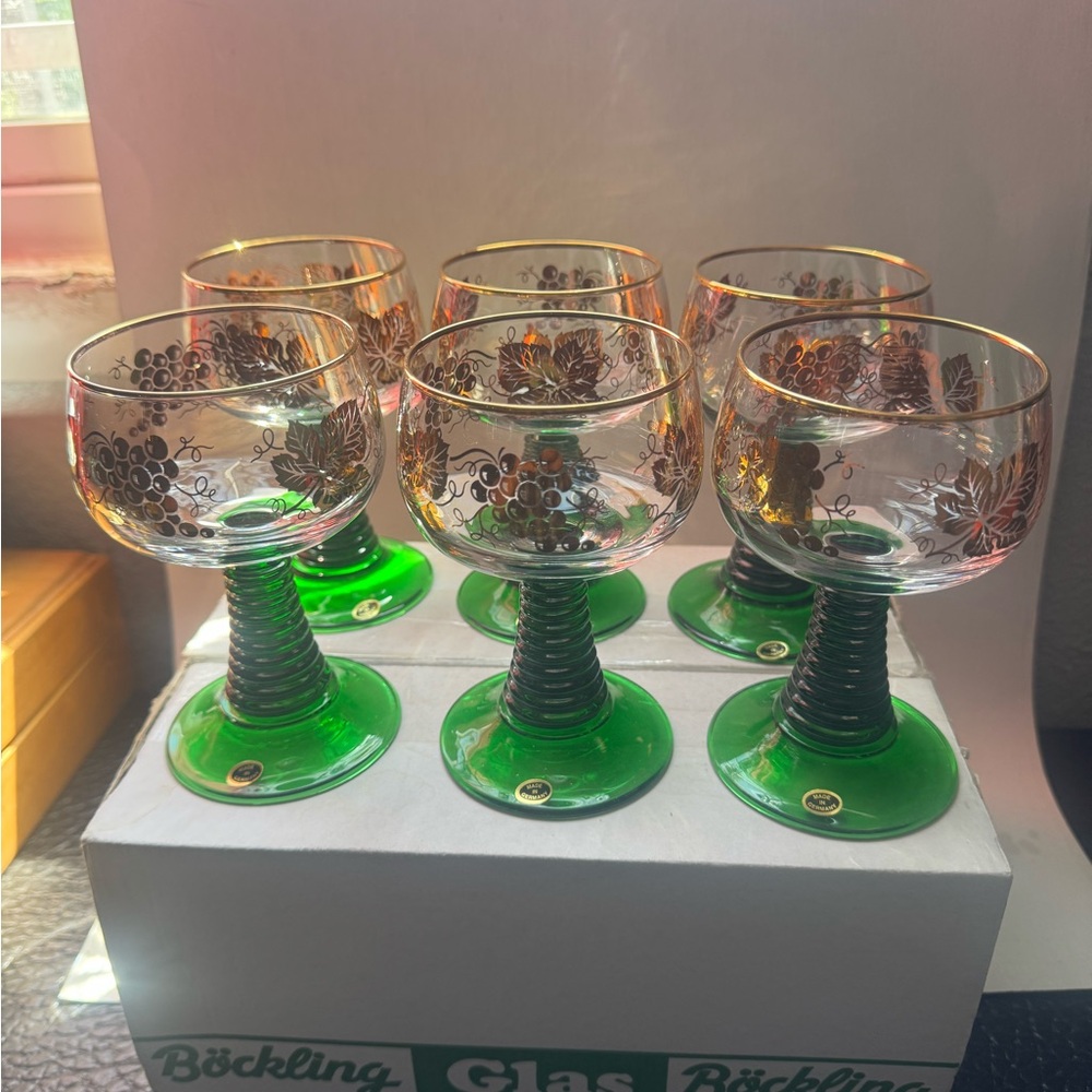 Bockling Glasses Green W/ Gold Leaf Pattern Made in Germany